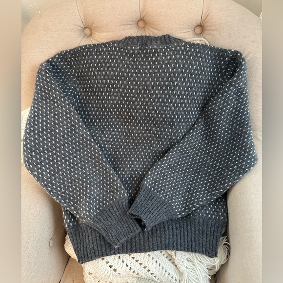 Vintage JC Penney The Fox wool blend gray/white crewneck sweater, men's size M - Picture 2 of 10